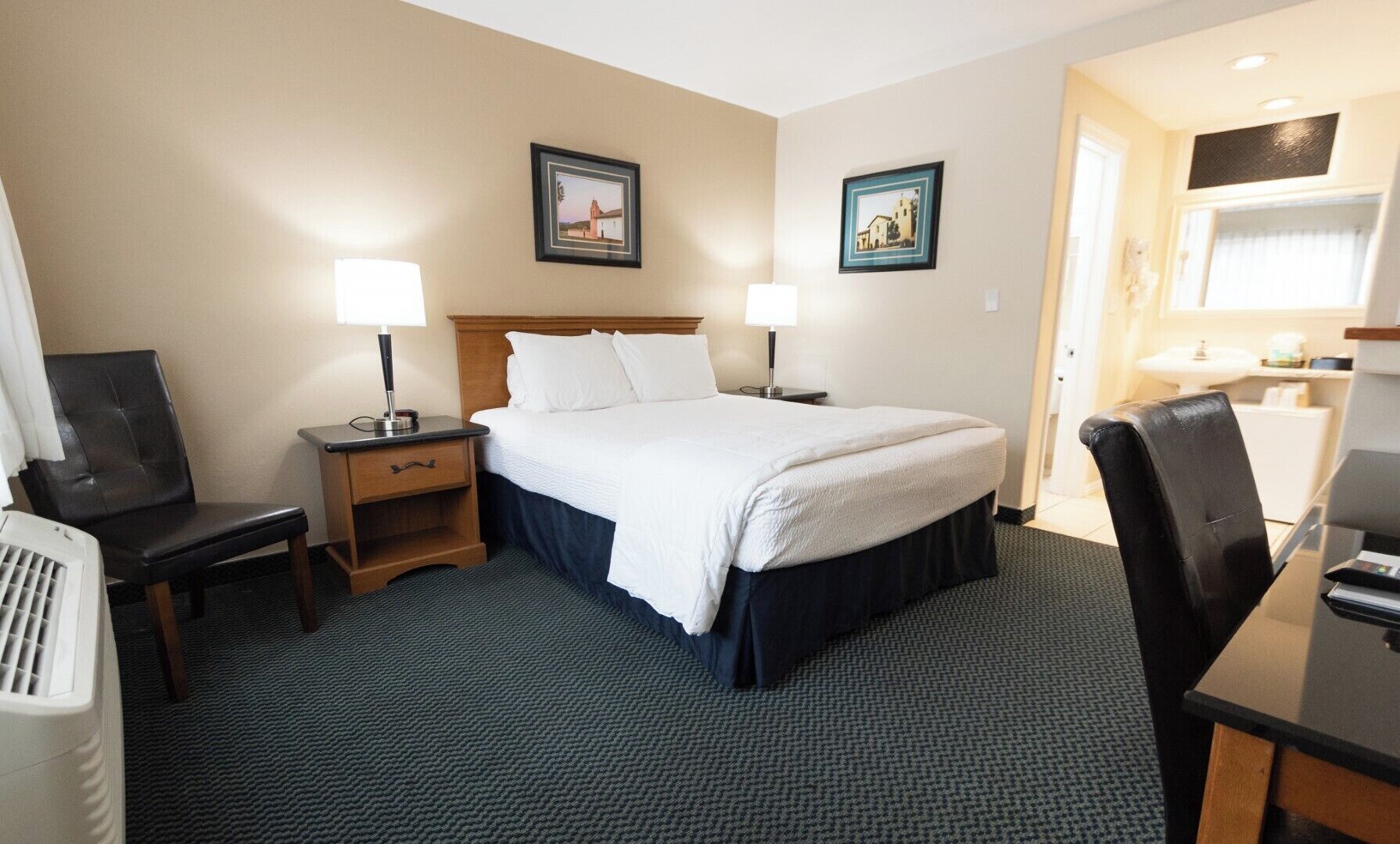 Standard Room, 1 Queen Bed Upstairs (1 Queen Bed Nonsmoking) | Premium bedding, down comforters, pillowtop beds, desk