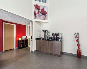 Lobby - Comfort Inn Thetford Mines (Thetford Mines)
