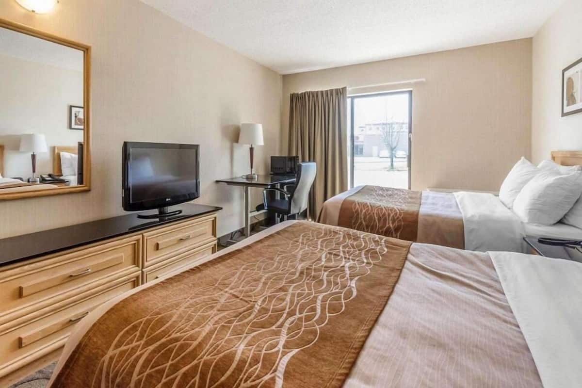 Literie de qualité, lit avec matelas à plateau-coussin, bureau