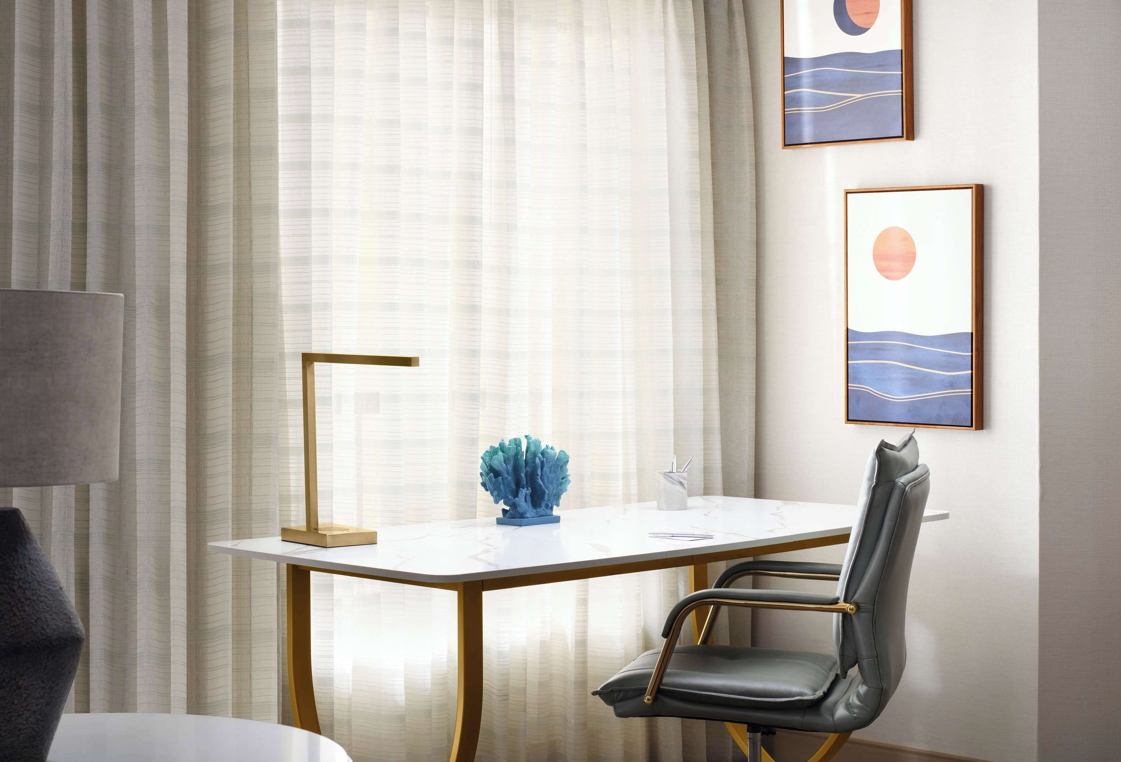 suite, 1 king bed | egyptian cotton sheets, premium bedding, pillow-top beds, in-room safe