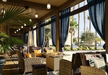 2 restaurants, lunch, dinner served; Californian cuisine at Sonesta Redondo Beach & Marina