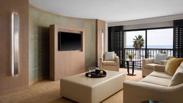 Egyptian cotton sheets, premium bedding, pillowtop beds, in-room safe