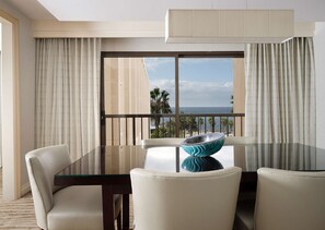 Egyptian cotton sheets, premium bedding, pillowtop beds, in-room safe