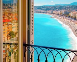 Ropa de cama de alta calidad y minibar 