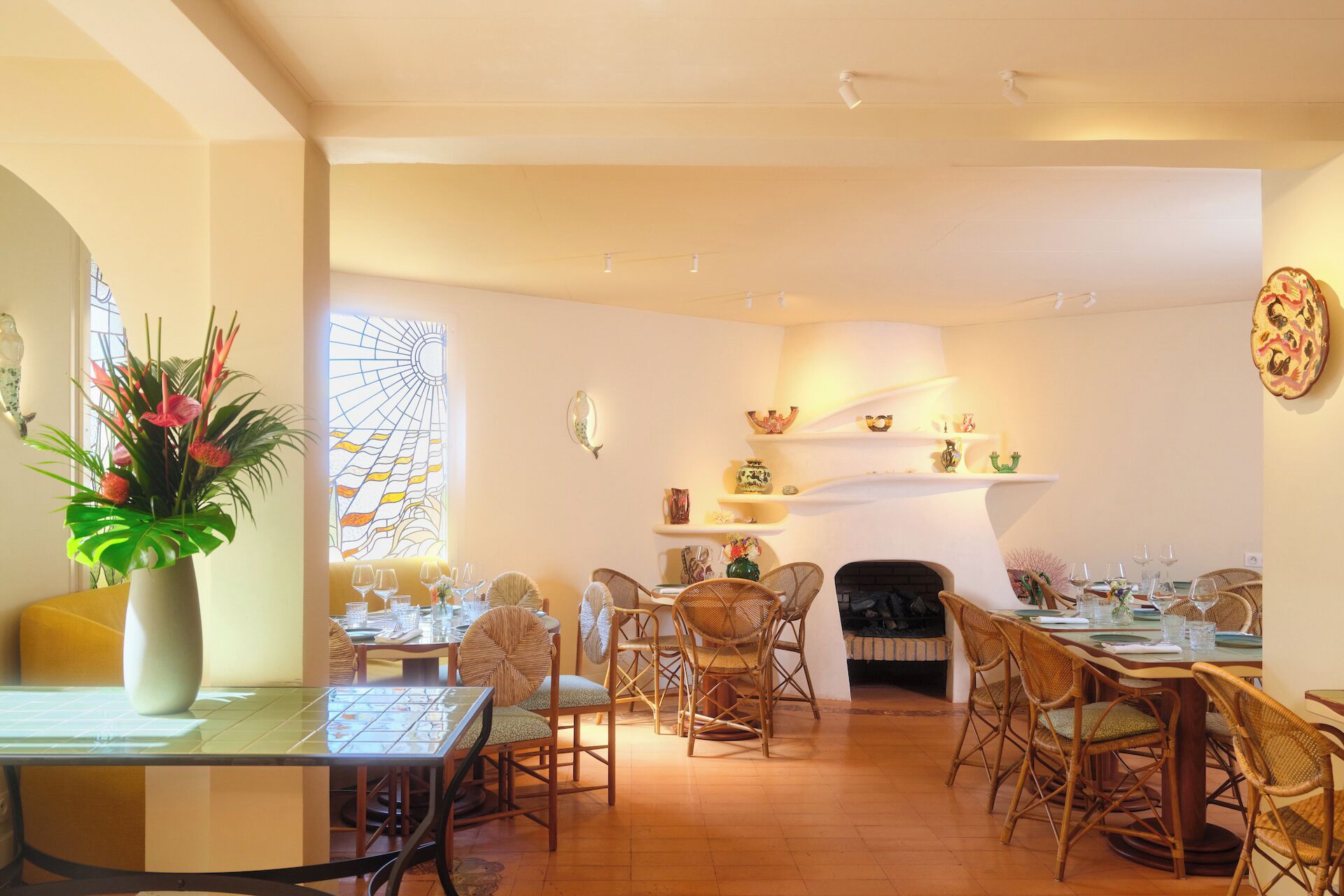 breakfast, lunch, dinner served; garden views