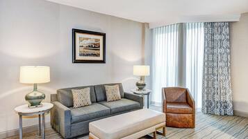 Premium Suite, 1 King Bed with Sofa bed | Premium bedding, down comforters, pillowtop beds, in-room safe