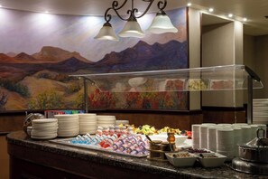 Full breakfast for a fee - Hilton DFW Lakes Executive Conference Center (Grapevine)