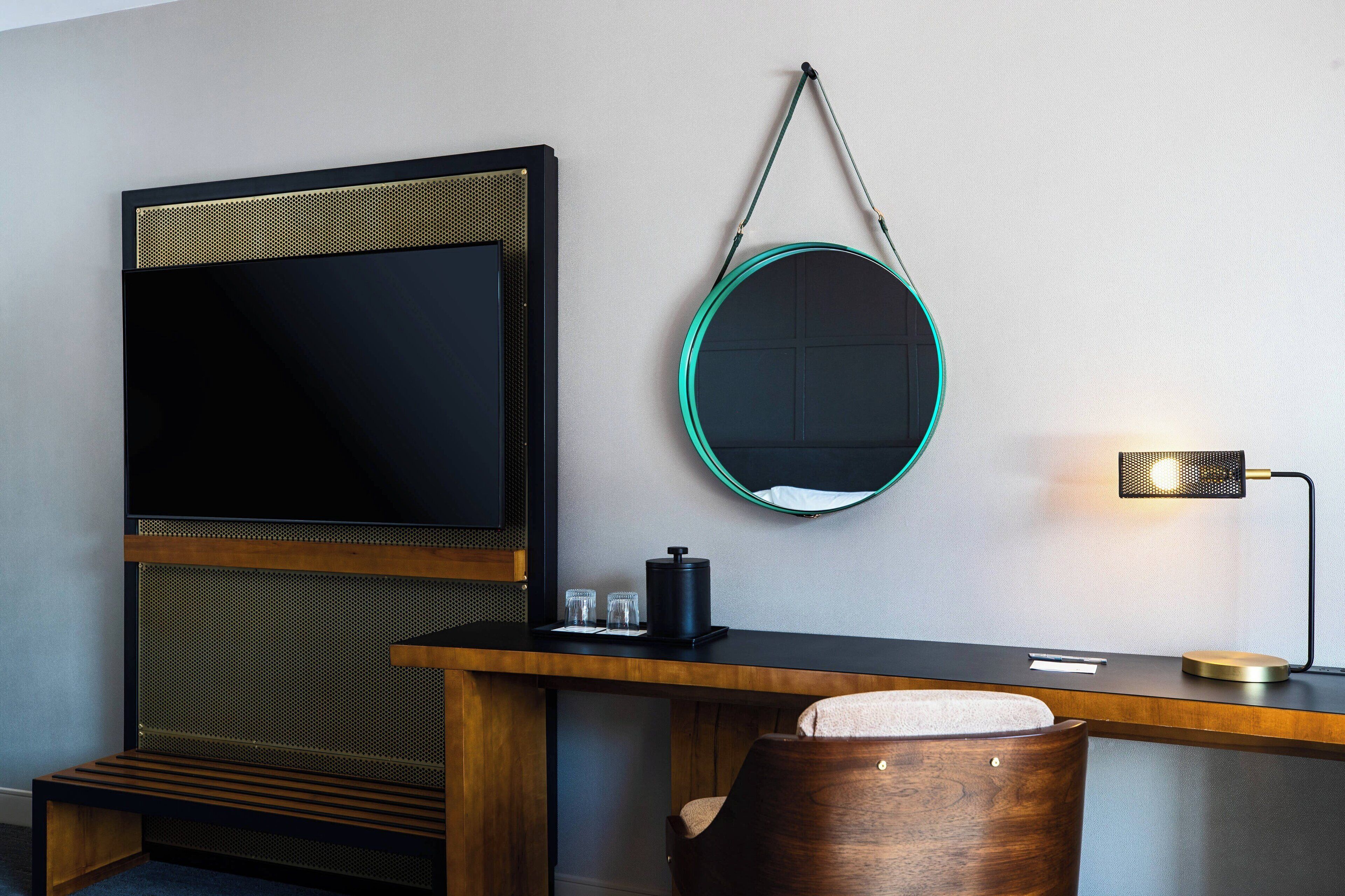 premium bedding, in-room safe, desk, laptop workspace