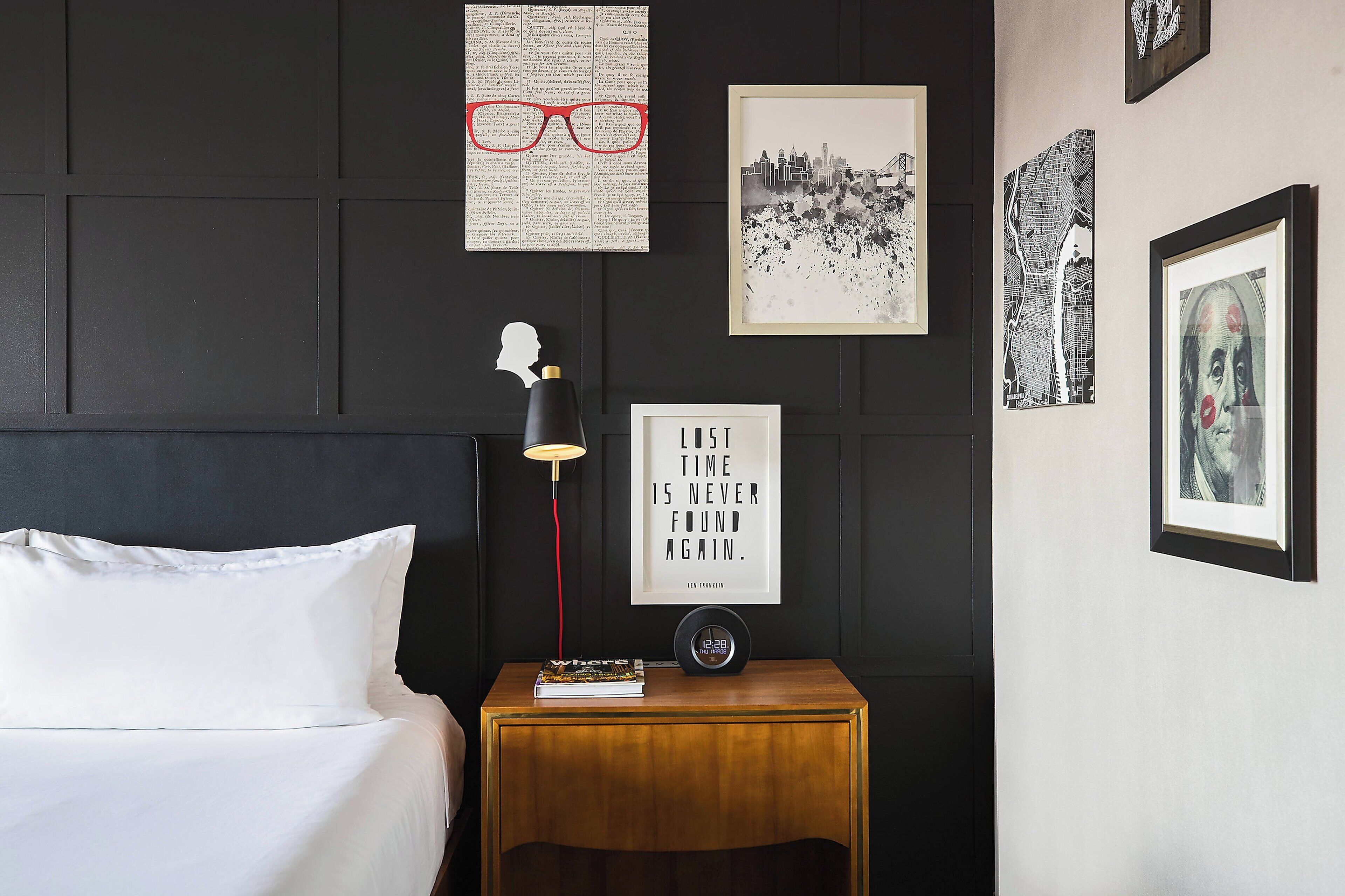 premium bedding, in-room safe, desk, laptop workspace