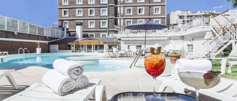 Piscine extérieure (ouverte en saison)