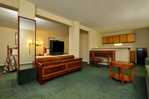 Suite, 2 Double Beds, Non Smoking