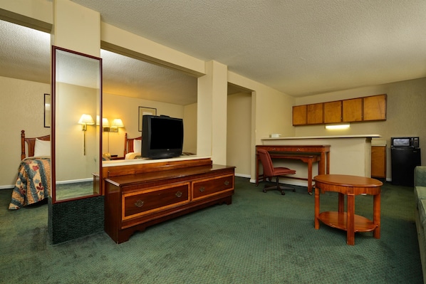 Suite, 2 Double Beds, Non Smoking