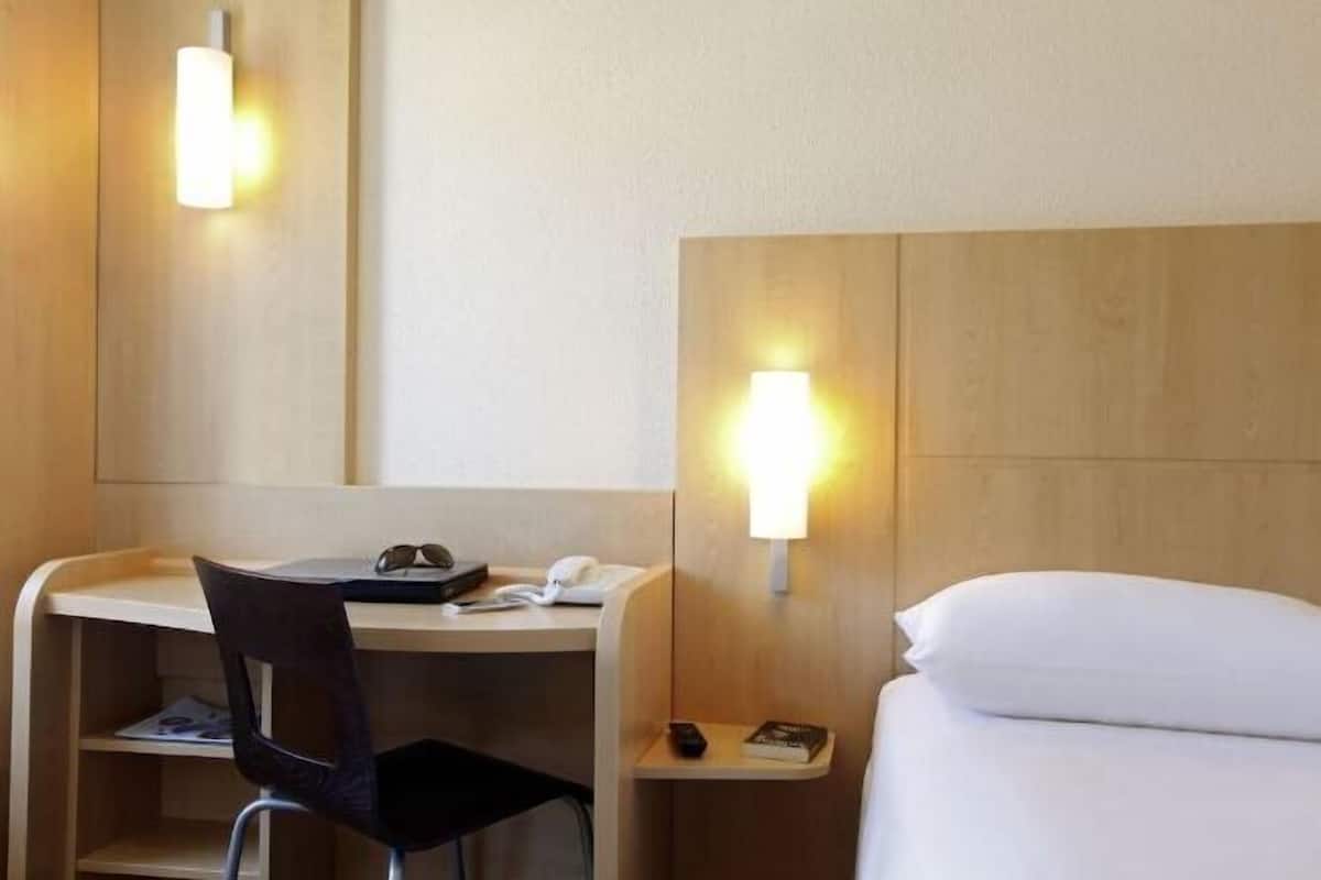 1 chambre, literie de qualité supérieure, bureau