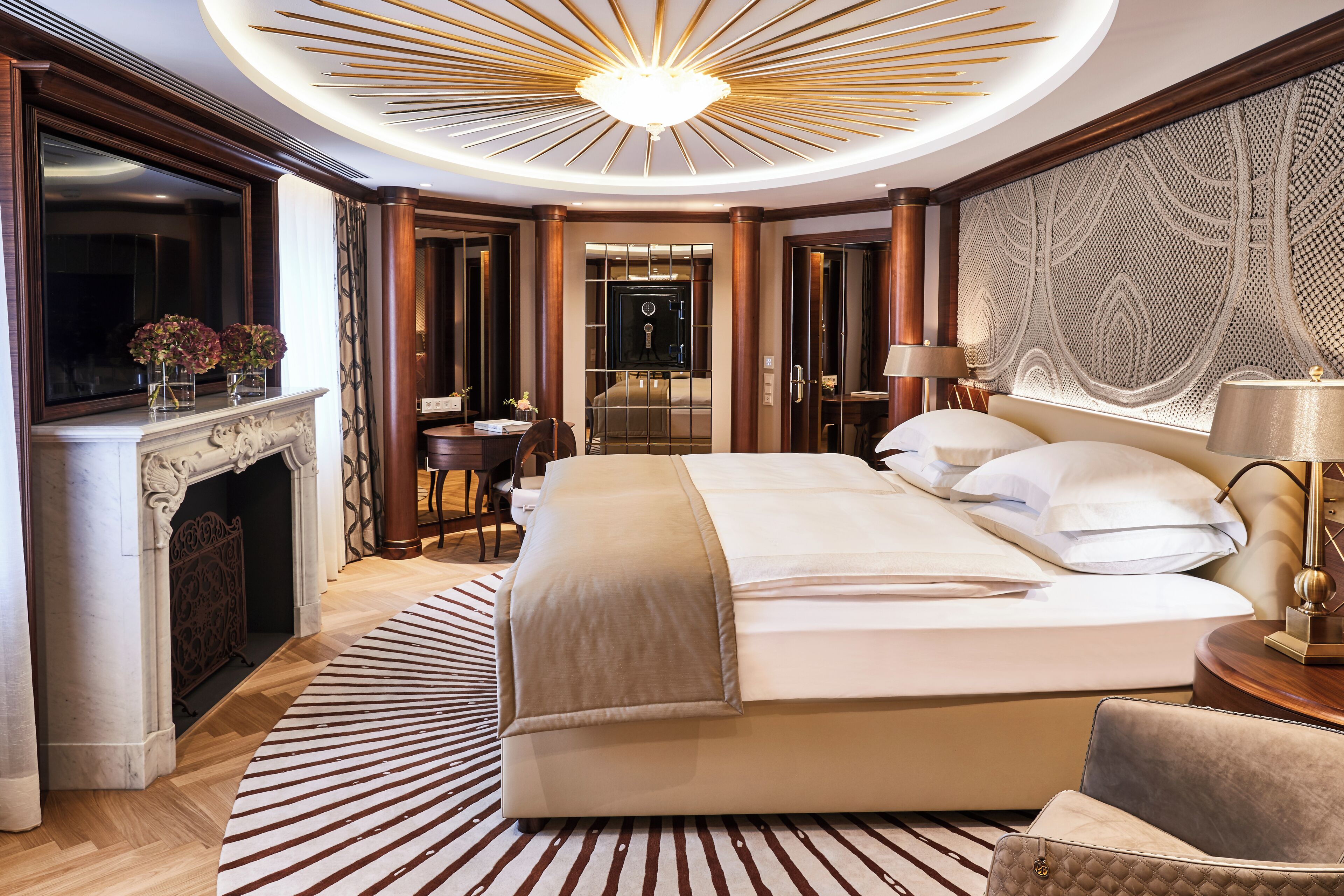 presidential suite (maximilian) | premium bedding, down duvets, pillow-top beds, minibar