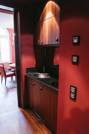 Suite presidencial, 2 habitaciones (Ludwig) | Cocina privada | Máquina de café espresso y cafetera o tetera