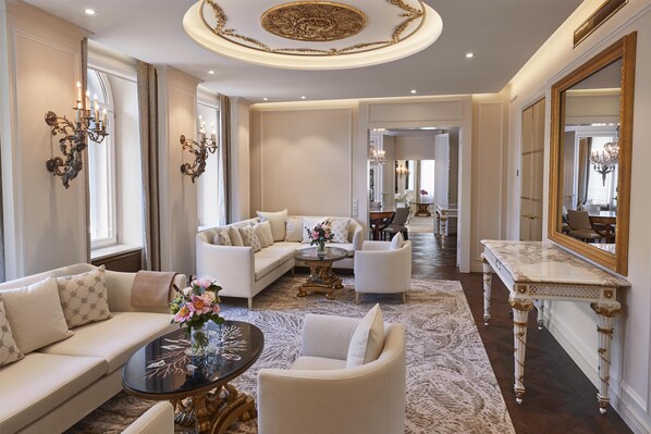 Suite présidentielle, 2 chambres (Ludwig) | Literie de qualité, couette en duvet, lit avec matelas à plateau-coussin