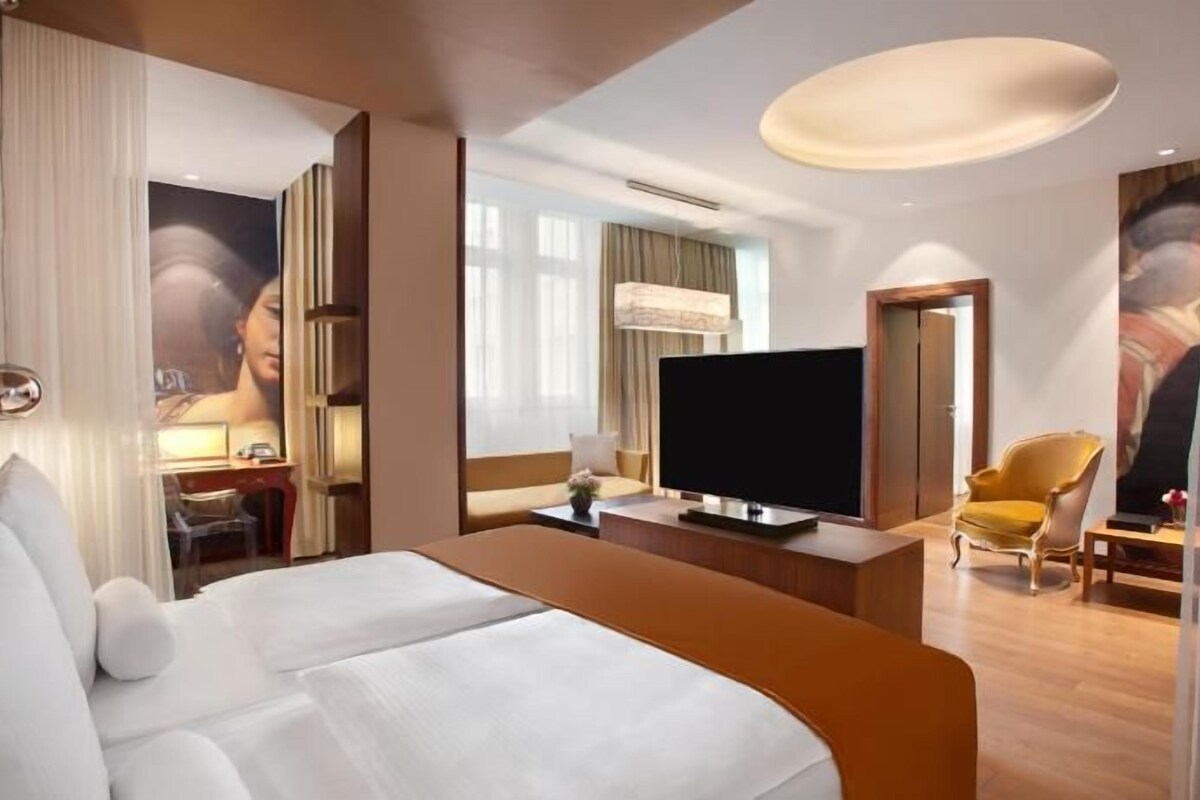 Hochwertige Bettwaren, Daunenbettdecken, Pillowtop-Betten, Minibar