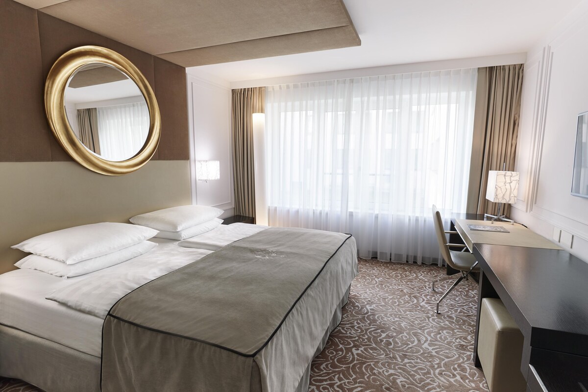 Superior kamer | Luxe beddengoed, donsdekens, pillowtop-bedden, een minibar
