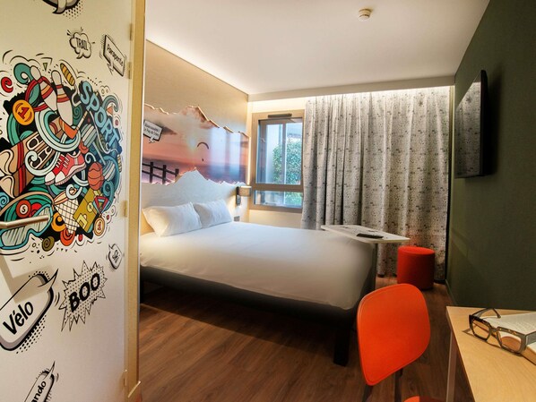 Kamar Standar, 1 Tempat Tidur Double | Meja kerja, tirai kedap cahaya, kedap suara, dan setrika/meja setrika