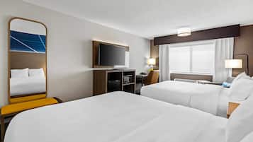 1 bedroom, desk, laptop workspace, blackout drapes