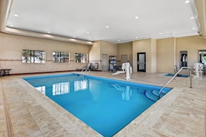 室内游泳池