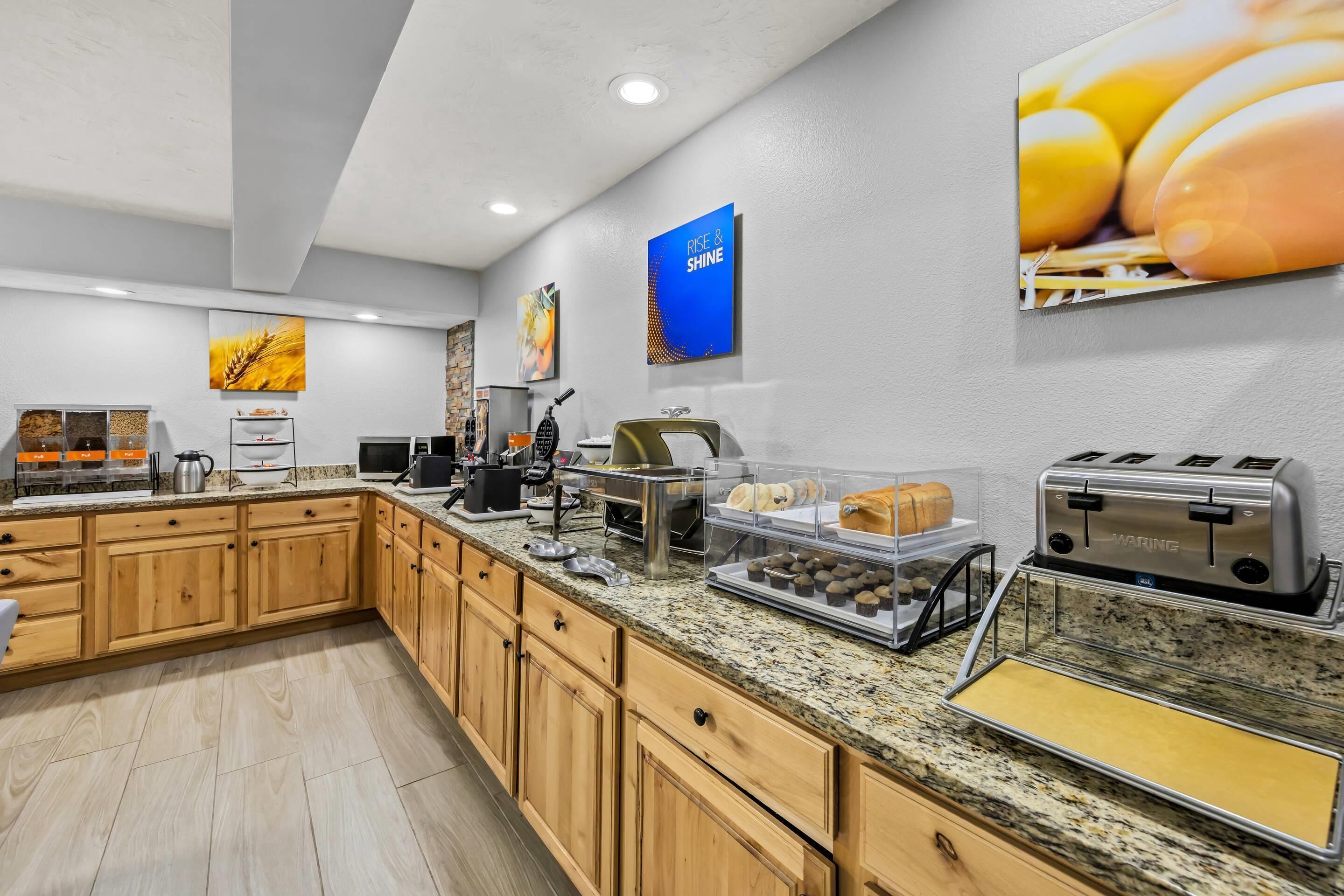 free daily continental breakfast