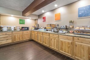 Free daily continental breakfast 
