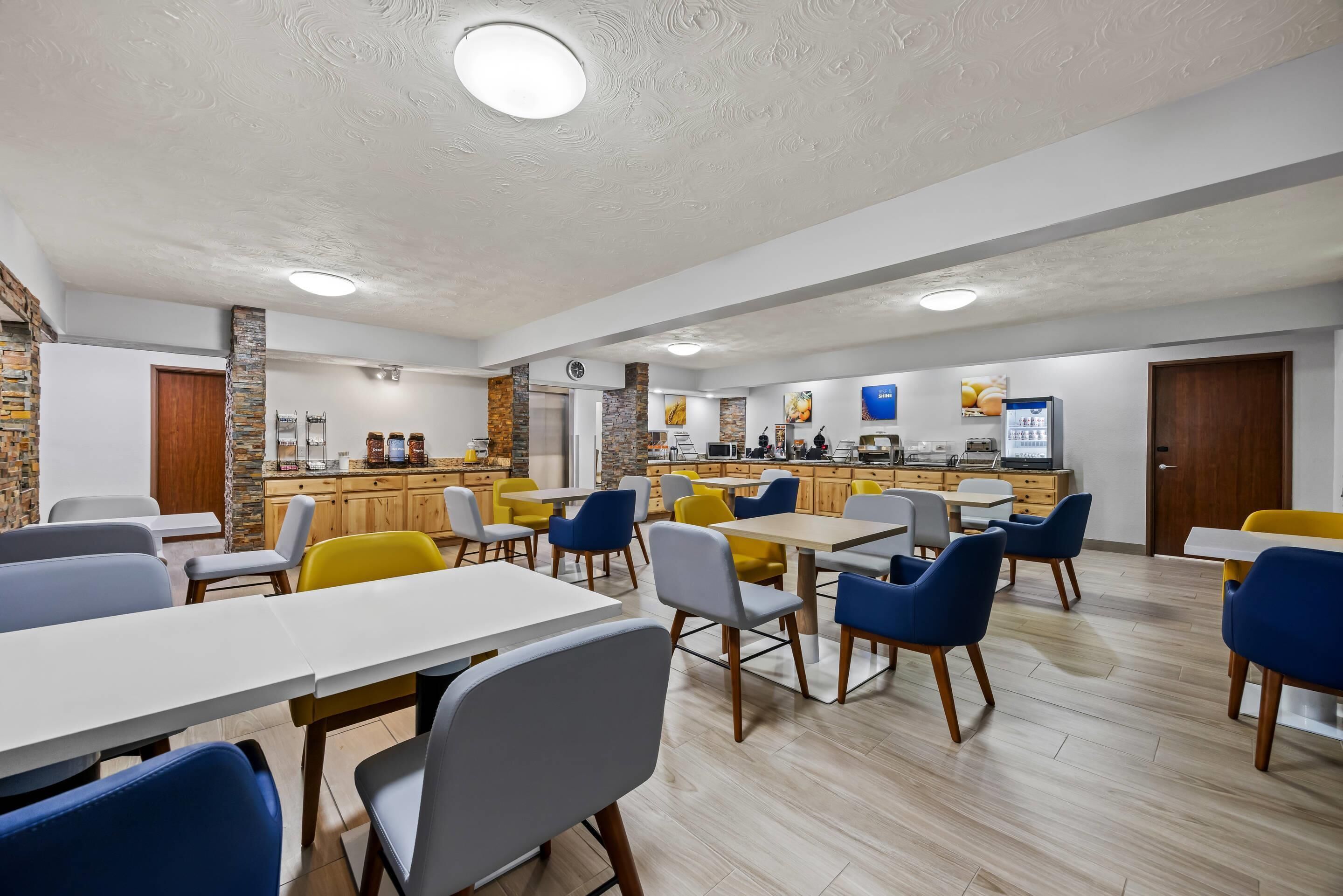 Free daily continental breakfast 