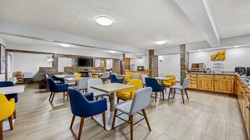 Free daily continental breakfast
