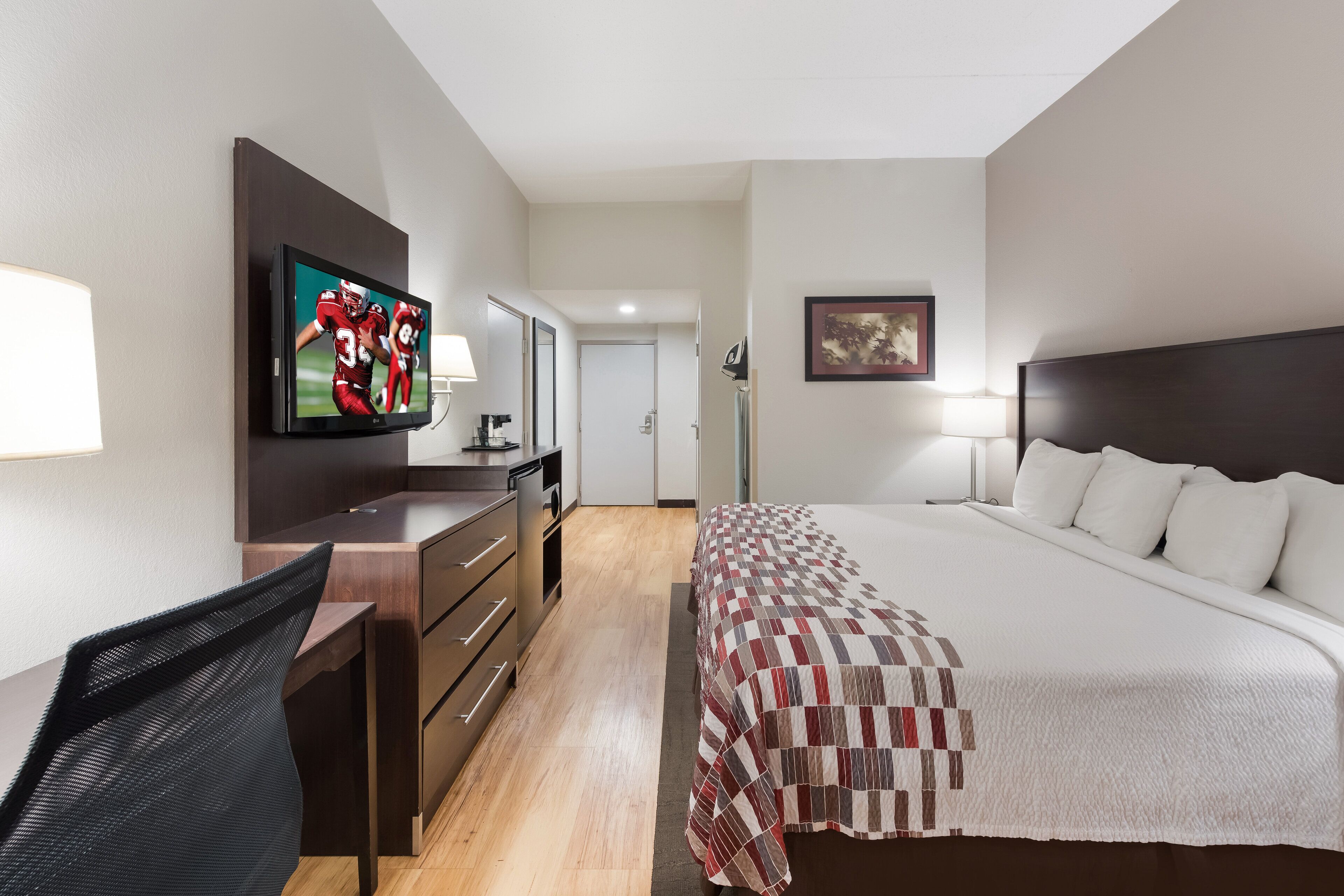 Red Roof Inn & Suites Columbus - West Broad