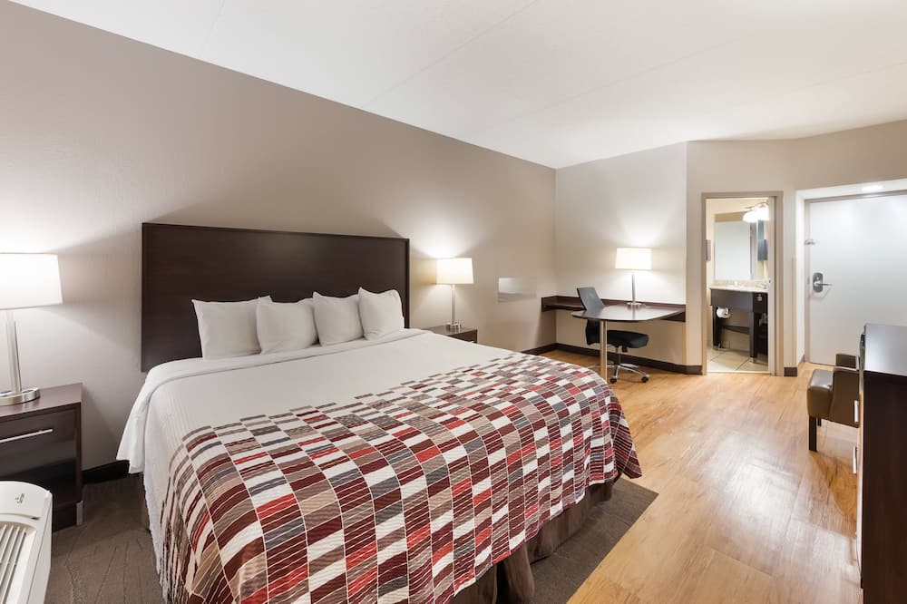 Red Roof Inn & Suites Columbus - West Broad