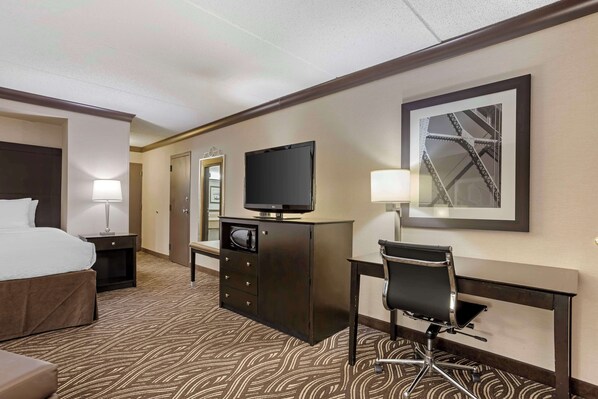 Suite, 1 King Bed, Non Smoking, Refrigerator & Microwave (with Sofabed)