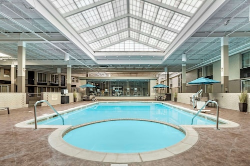 Best Western Plus Kingston Hotel And Conference Center