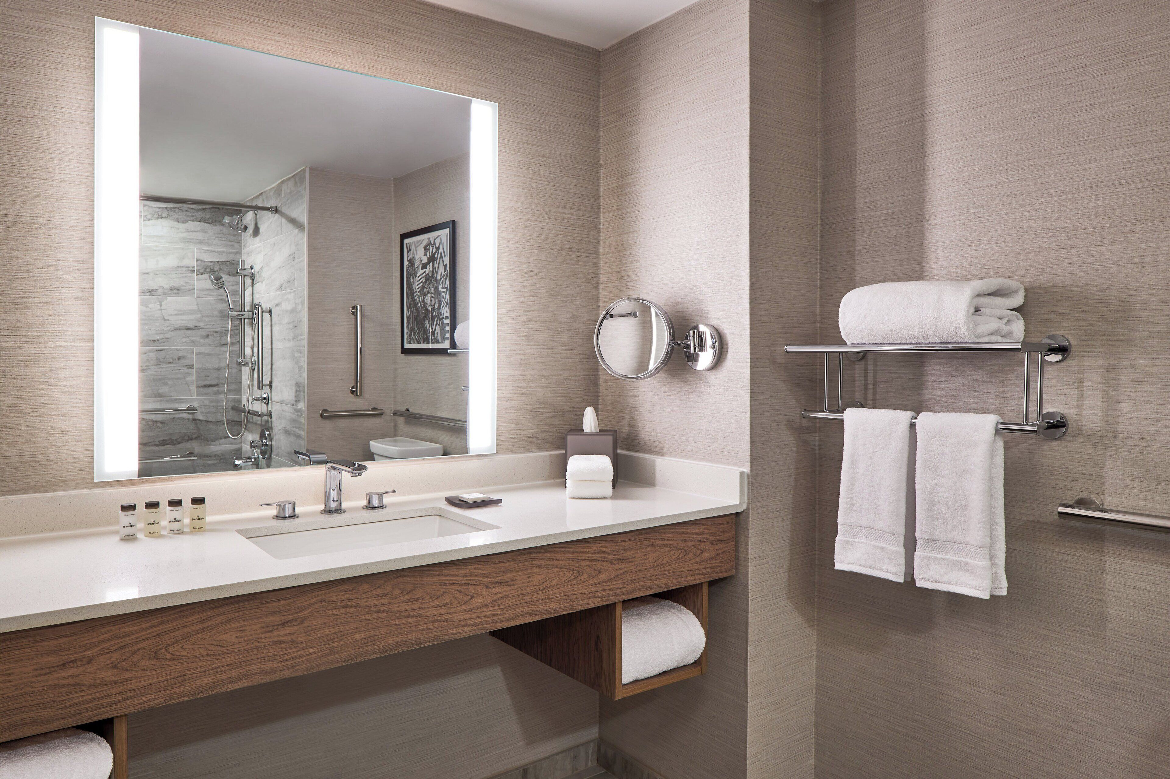 combined shower/bathtub, free toiletries, hair dryer, towels