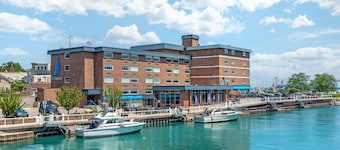 The Harborview, Ascend Hotel Collection