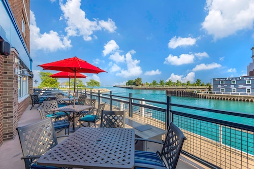 The Harborview on Lake Michigan, Ascend Hotel Collection