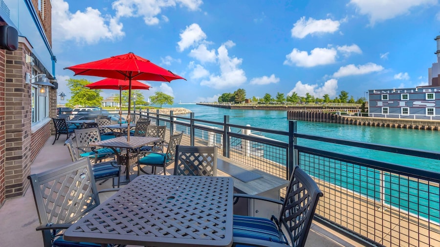 The Harborview on Lake Michigan, an Ascend Collection Hotel