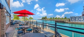 The Harborview on Lake Michigan, Ascend Hotel Collection