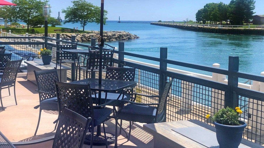 The Harborview on Lake Michigan, Ascend Hotel Collection