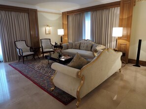 Presidential Suite, 1 Bedroom, Club Lounge Access, Executive Level | Living room | LCD TV