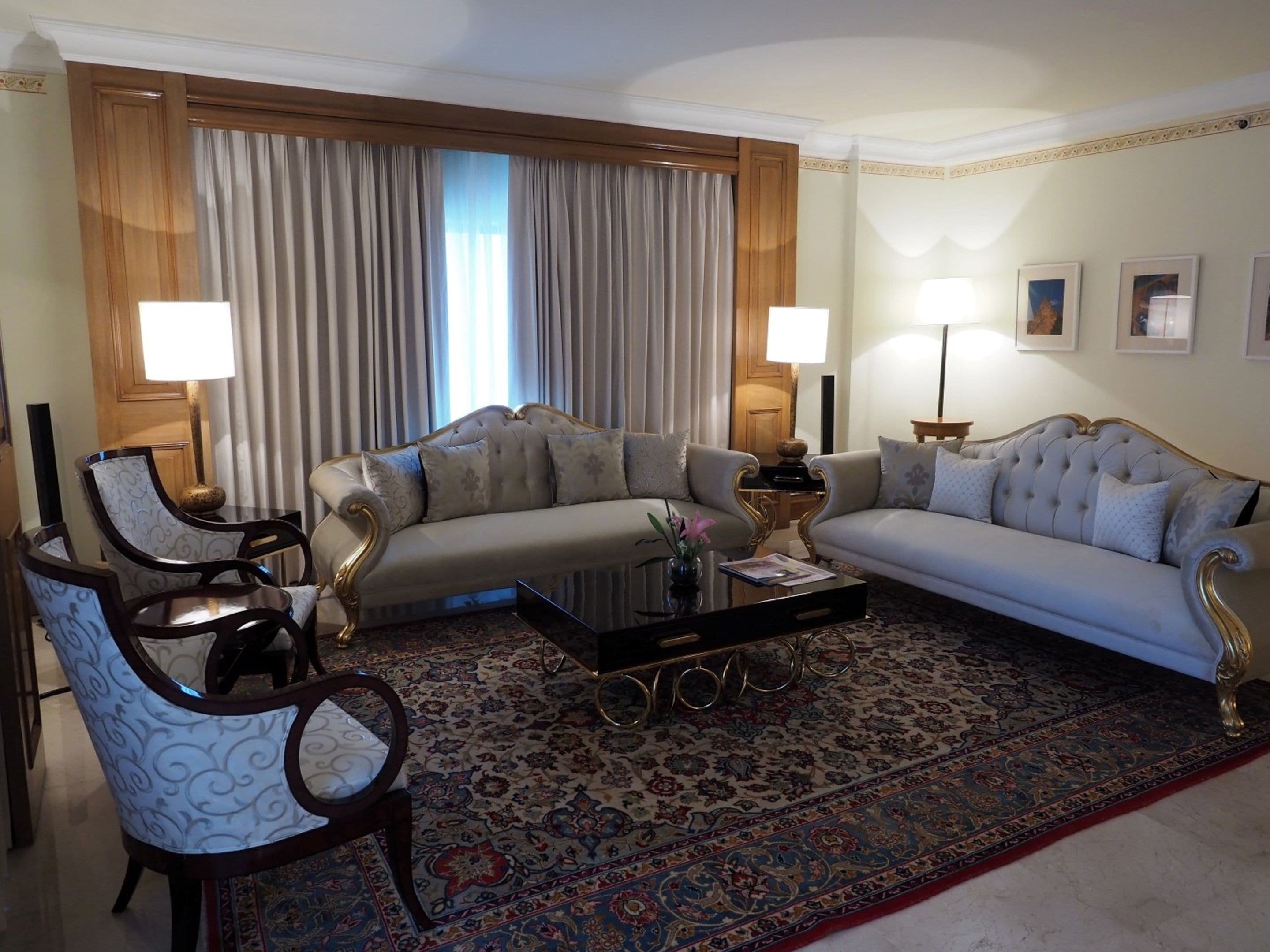 Suíte presidencial, 1 quarto, acesso ao Club Lounge, no andar executivo | Sala de estar | TV LCD