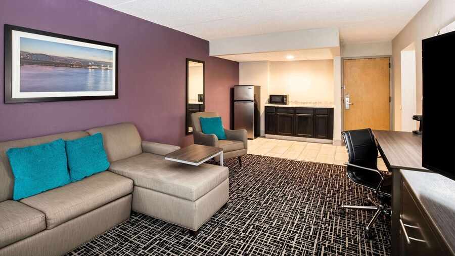 La Quinta Inn by Wyndham Davenport & Conference Center