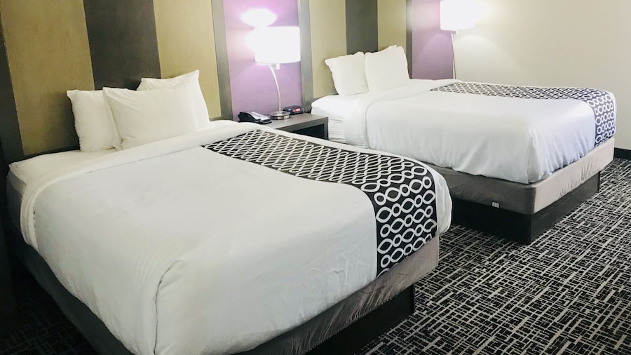 La Quinta Inn by Wyndham Davenport & Conference Center