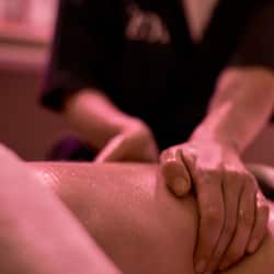 Couples treatment room(s), sauna, hot tub, steam room