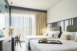 Premium bedding, down comforters, Select Comfort beds, minibar - Hotel Villa Pamphili Roma (Rome)