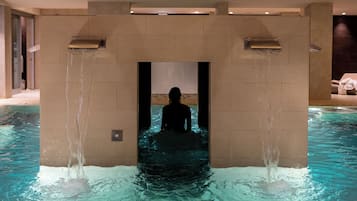 Couples treatment room(s), sauna, hot tub, steam room