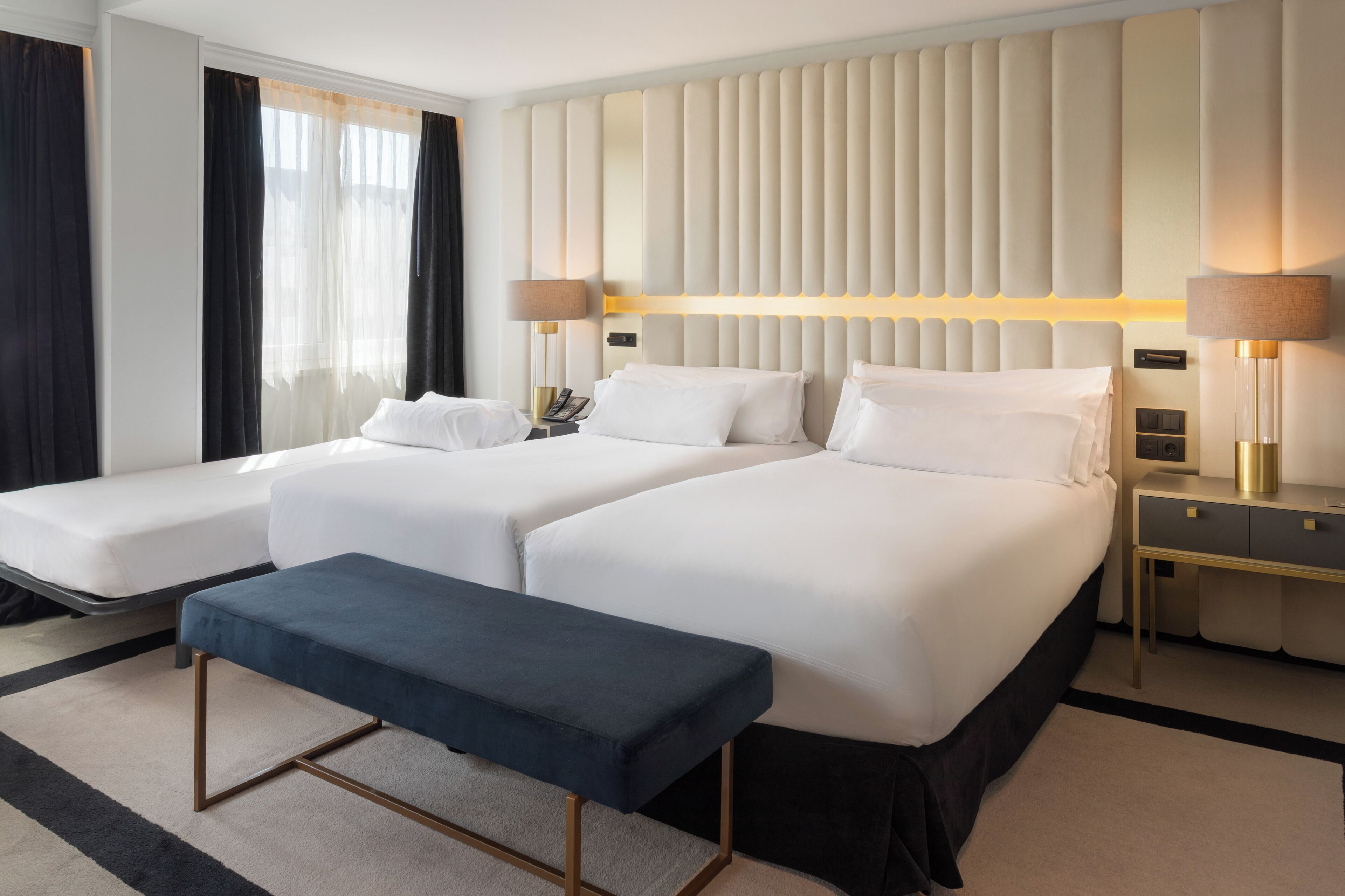 The Level - Premium trippelrum | Duntäcken, minibar, värdeförvaringsskåp på rummet och skrivbord