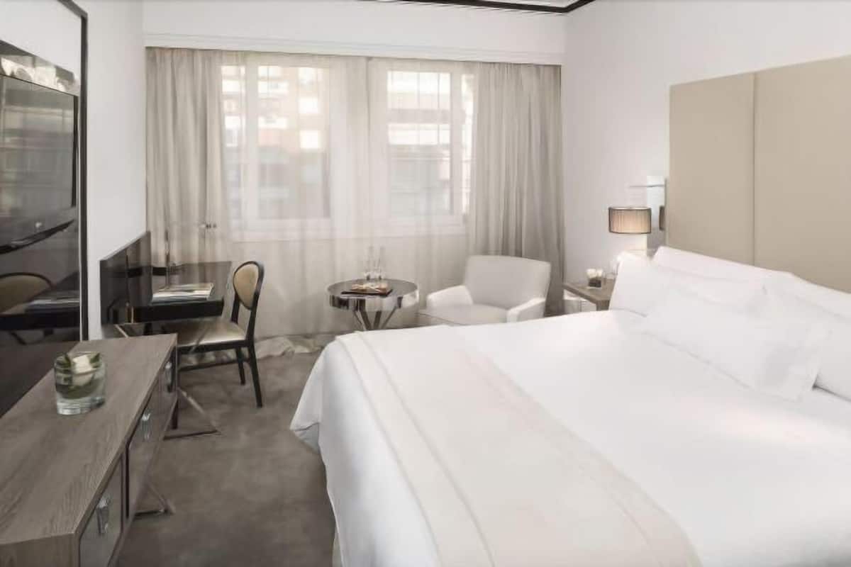 Down duvets, minibar, in-room safe, desk