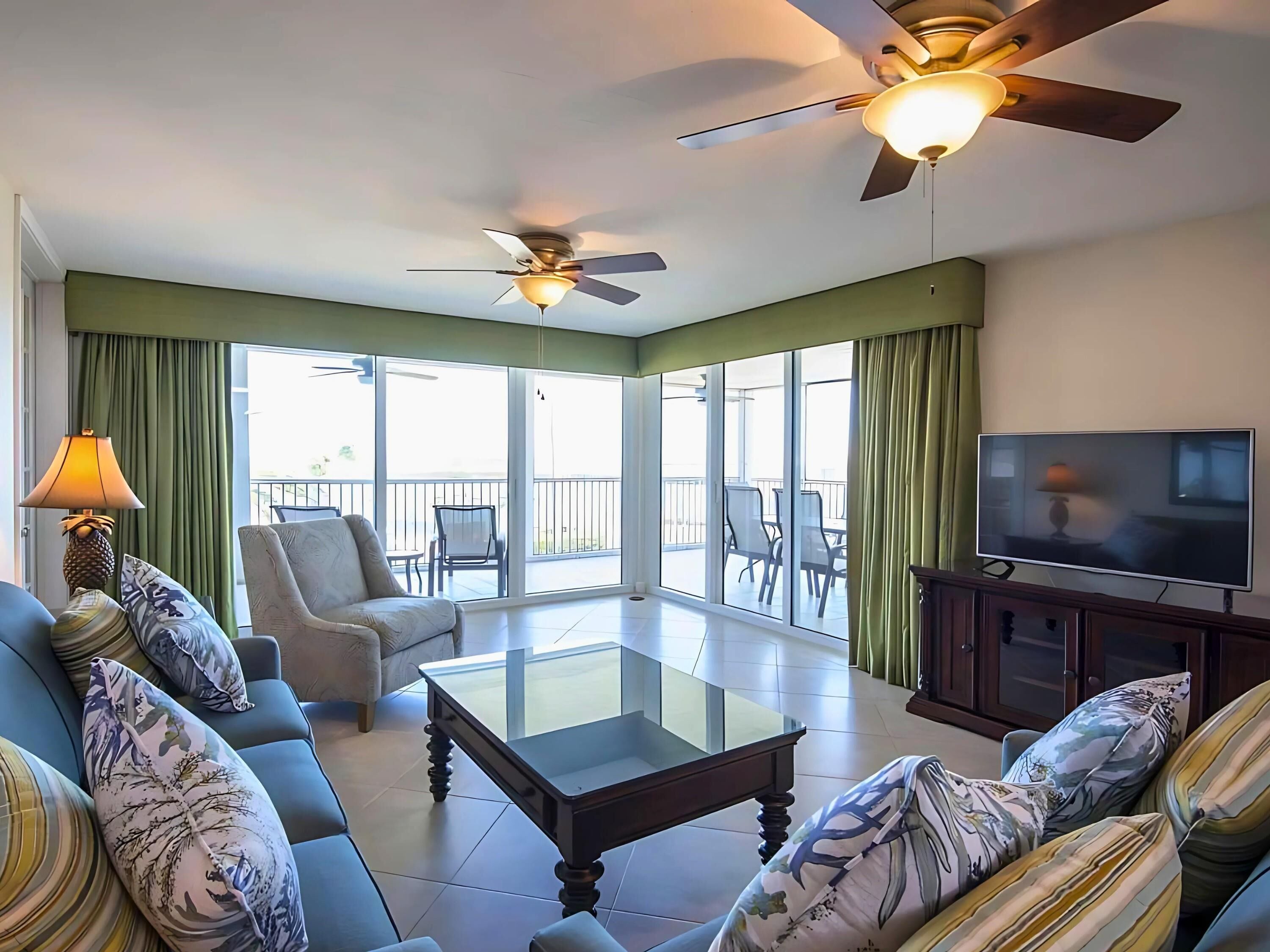 Premium bedding, in-room safe, laptop workspace, blackout curtains