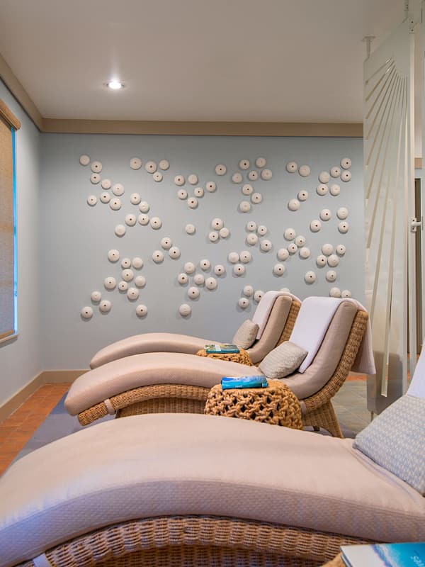 Couples treatment rooms, sauna, body treatments, aromatherapy